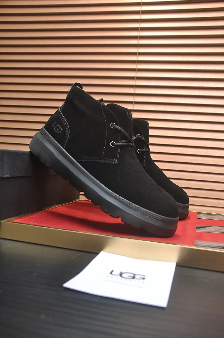 Men's shoes 💰500💶【UGG】(full genuine wool lining) Please pay attention to the quality of the original order and compare the thickness of the wool 🏮🏮Hot style Martin boots from Australia's warm luxury brand men's shoes, official website synchronization, Beckham men's style..., made of imported top-layer waxed cowhide, waxed toe, Australian real wool velvet lining Carefully sewn...Imported rubber Martin boots outsole (comfortable, soft and wear-resistant). I really like the quality...Exquisite workmanship, you can't put it down once you see it. Code number 39-44